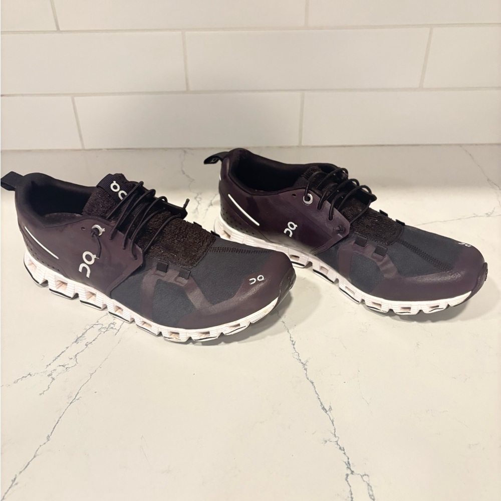On Cloud Shoes Womens Size 8.5 Running Black White Sneaker